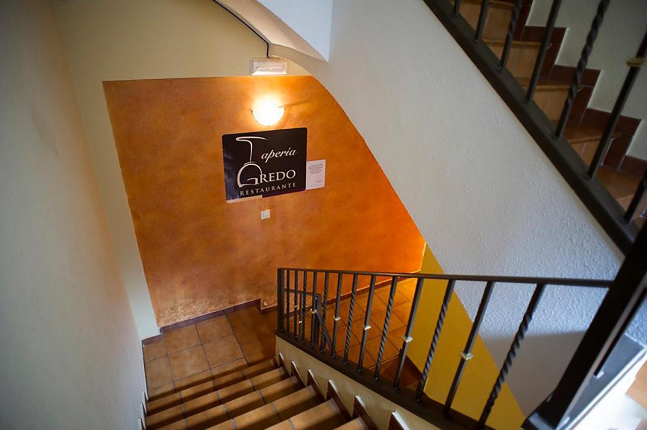 Hostal Velarde タラベラ・デ・ラ・レイナ エクステリア 写真