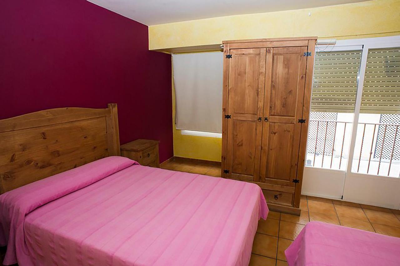 Hostal Velarde タラベラ・デ・ラ・レイナ エクステリア 写真